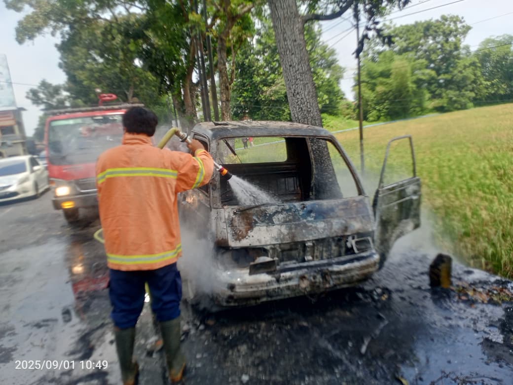 Mobil Pick Up Terbakar di Sokaraja, Pemilik Rugi Rp35 Juta