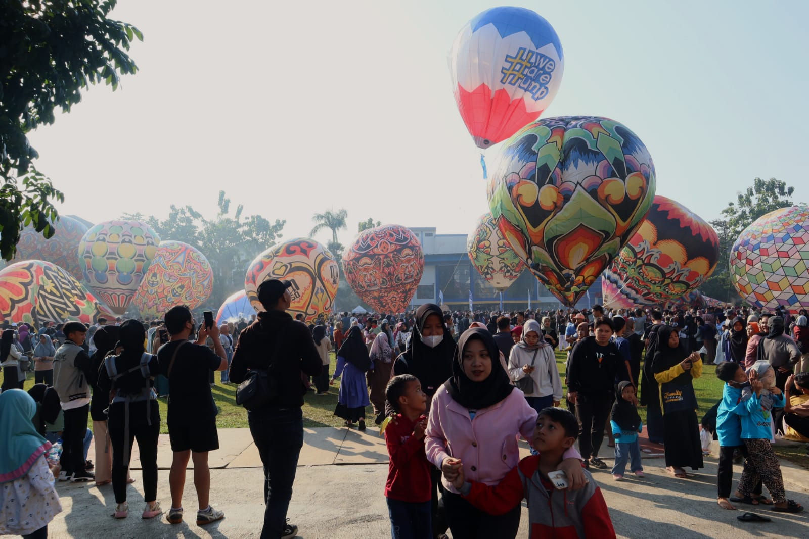 Festival Balon Udara Hiasi Langit Universitas Muhammadiyah Purwokerto 
