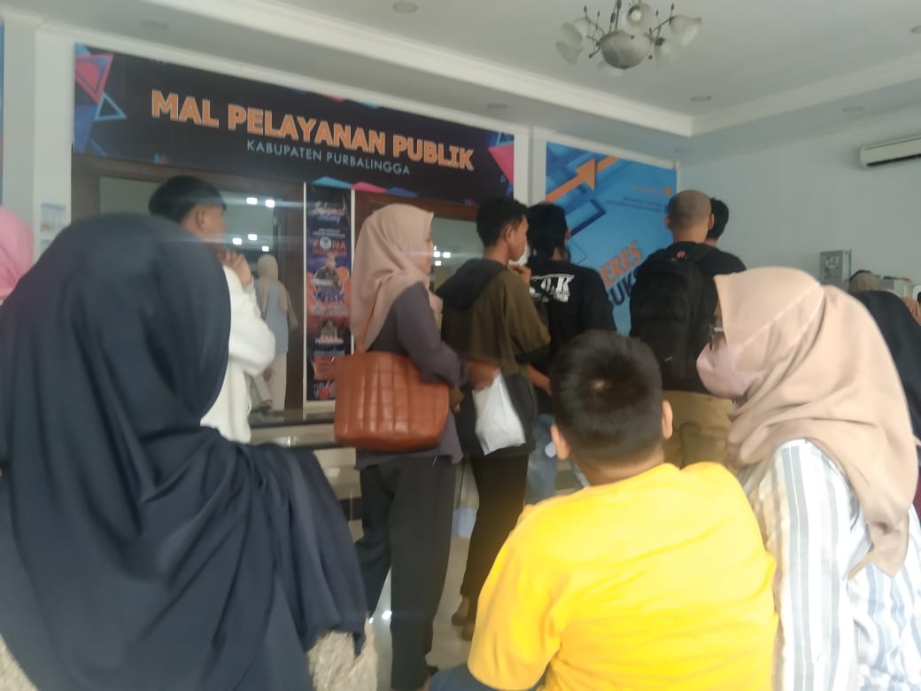 Outlet Dinnaker di MPP Purbalingga Diserbu Pelayanan Pasca Kelulusan Sekolah