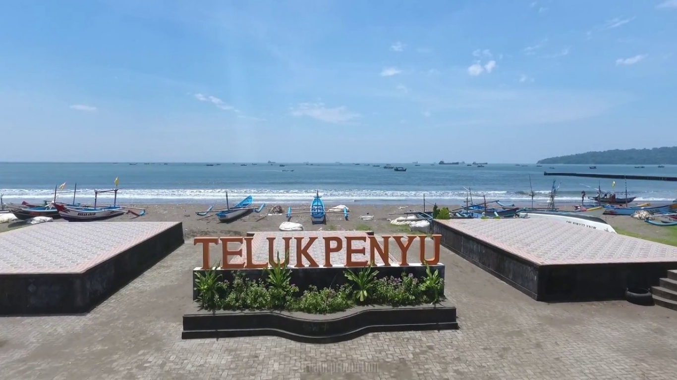 Daya Tarik Pantai Teluk Penyu Cilacap