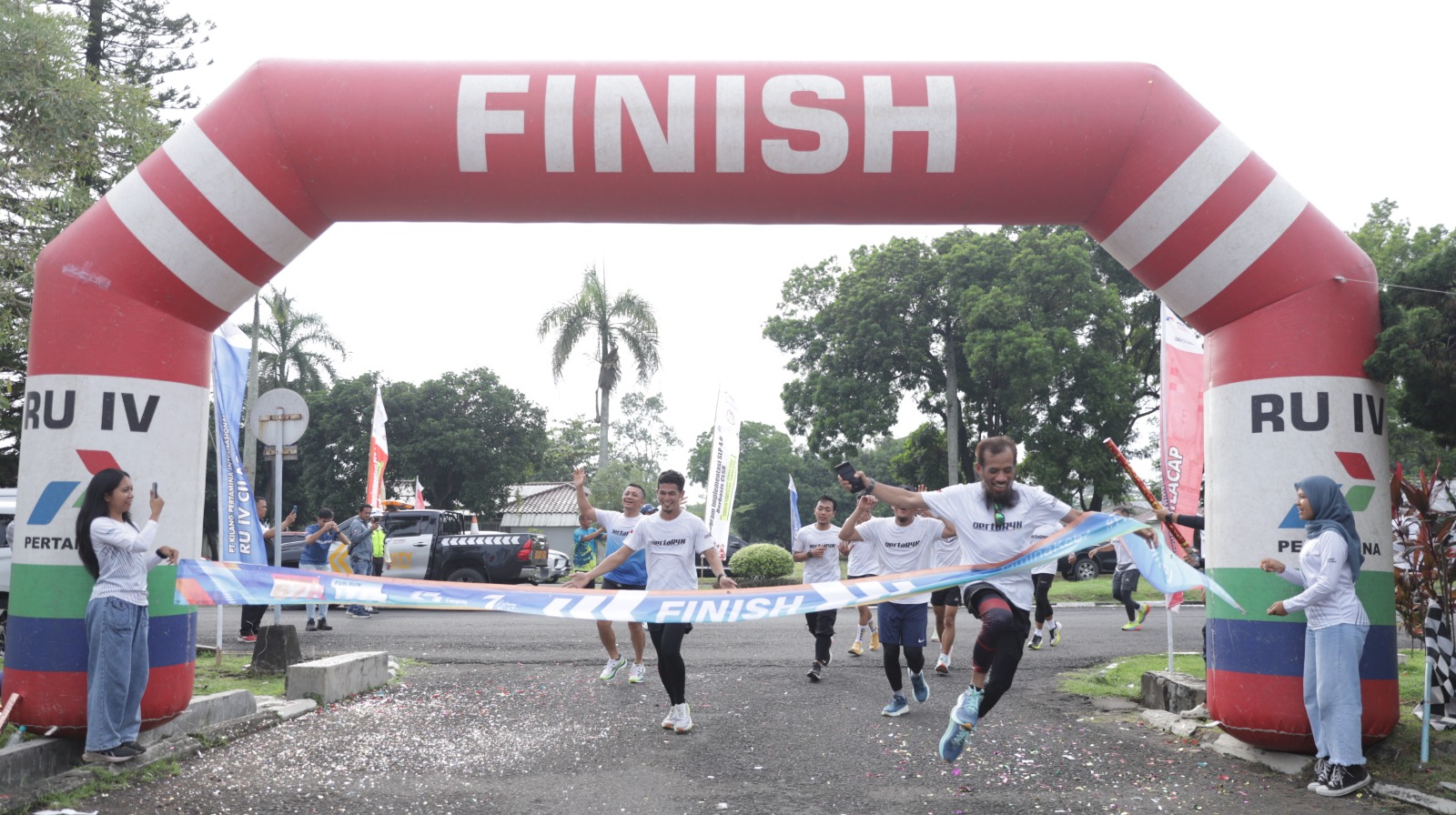 Spektakuler, Pelari Kilang Cilacap Tuntaskan Tantangan 67km Purwokerto – Cilacap