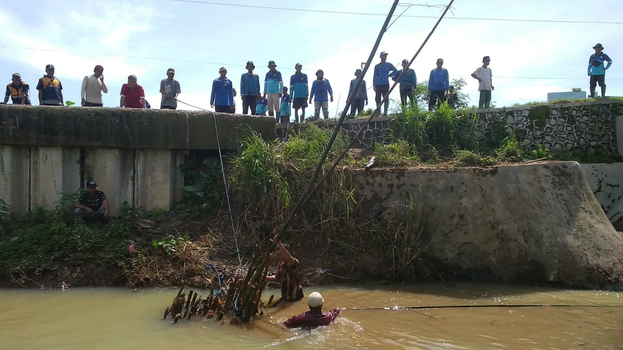 Kesulitan Bersihkan Sumbatan, Usul Inventaris Sling Baja di Bangunan Talang Sungai Angin