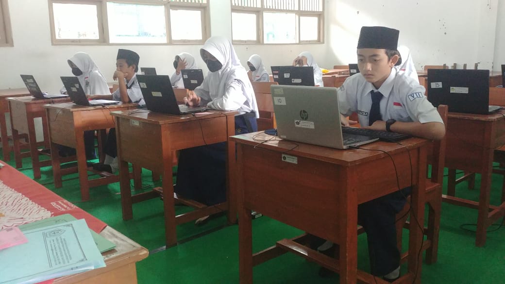 Pelaksanaan AKMI Sebagian Madrasah di Banyumas Dibayangi Keterbatasan Laptop