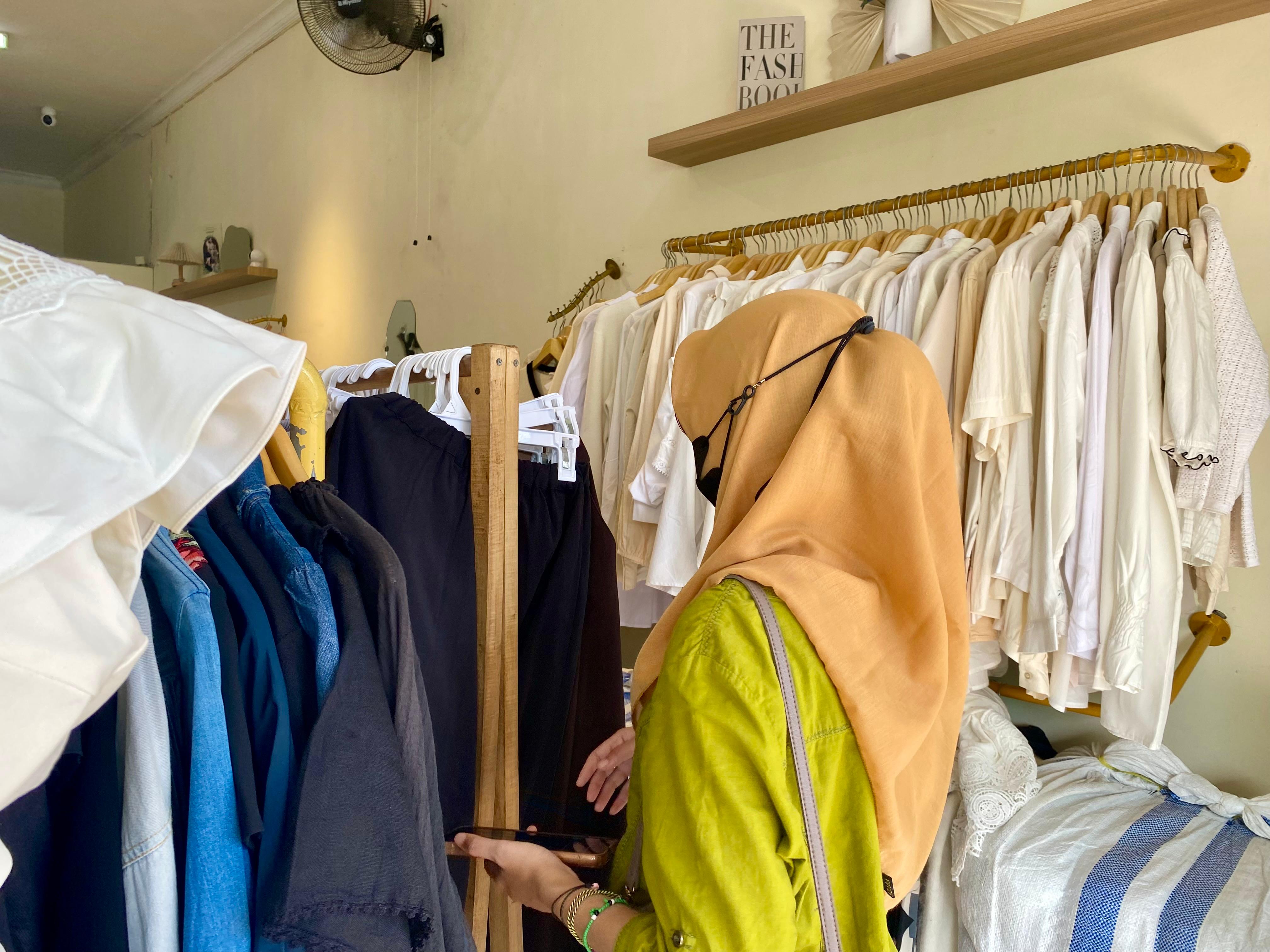 Fashion Korea Mulai Rp 20 Ribuan di Bungkusay Thriftshop