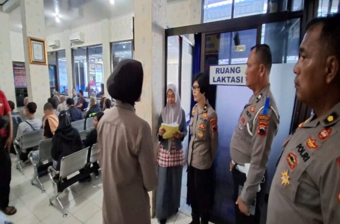 Polda Jateng Pantau Serta Evaluasi Kinerja Pelayanan Publik Polresta Cilacap