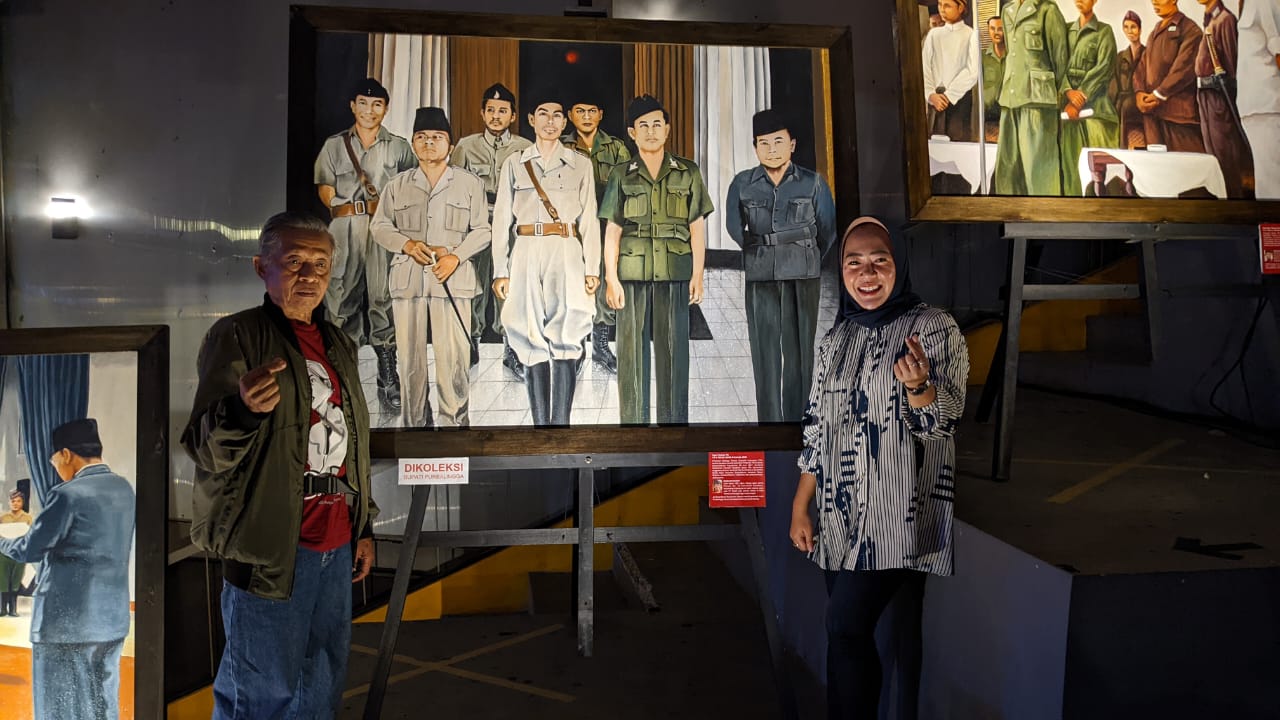 Wow, Bupati Purbalingga Borong 15 Lukisan di Pameran Lukisan Jenderal Gerilya 