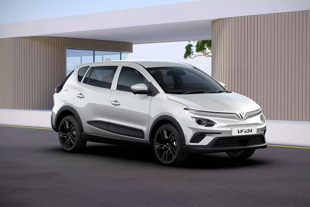 Mobil Listrik Harga Rp 273 Juta? VinFast VF e34 2025 Bikin Penasaran!