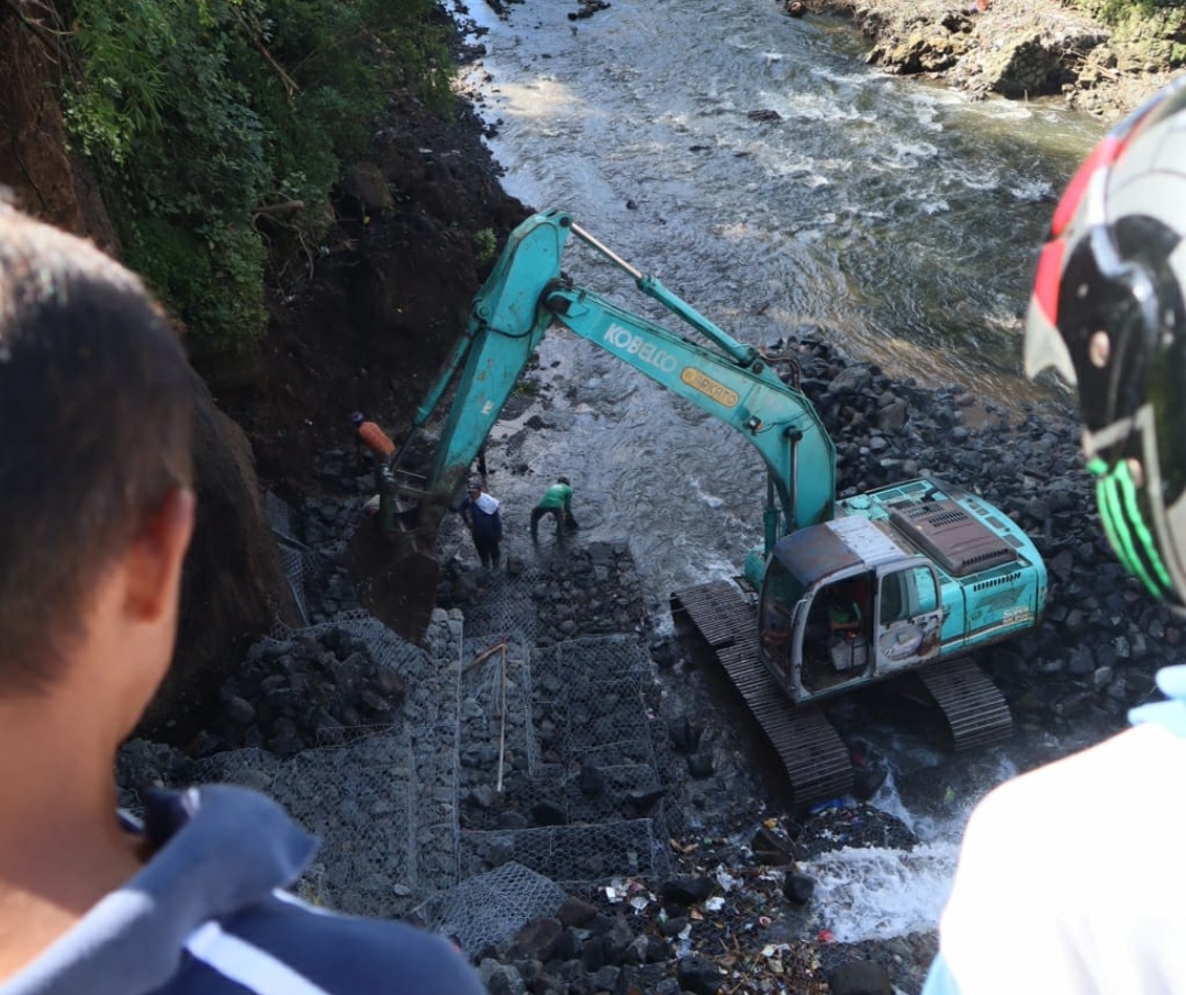 Sudah Mencapai 60 Persen, Pekerjaan Penanganan Longsoran Jembatan Kali Pelus Sesuai Rencana 