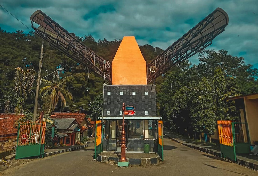 Menyusuri Wisata Linggoasri di Pekalongan: Ada Mini Zoo hingga Taman Bunga Celosia