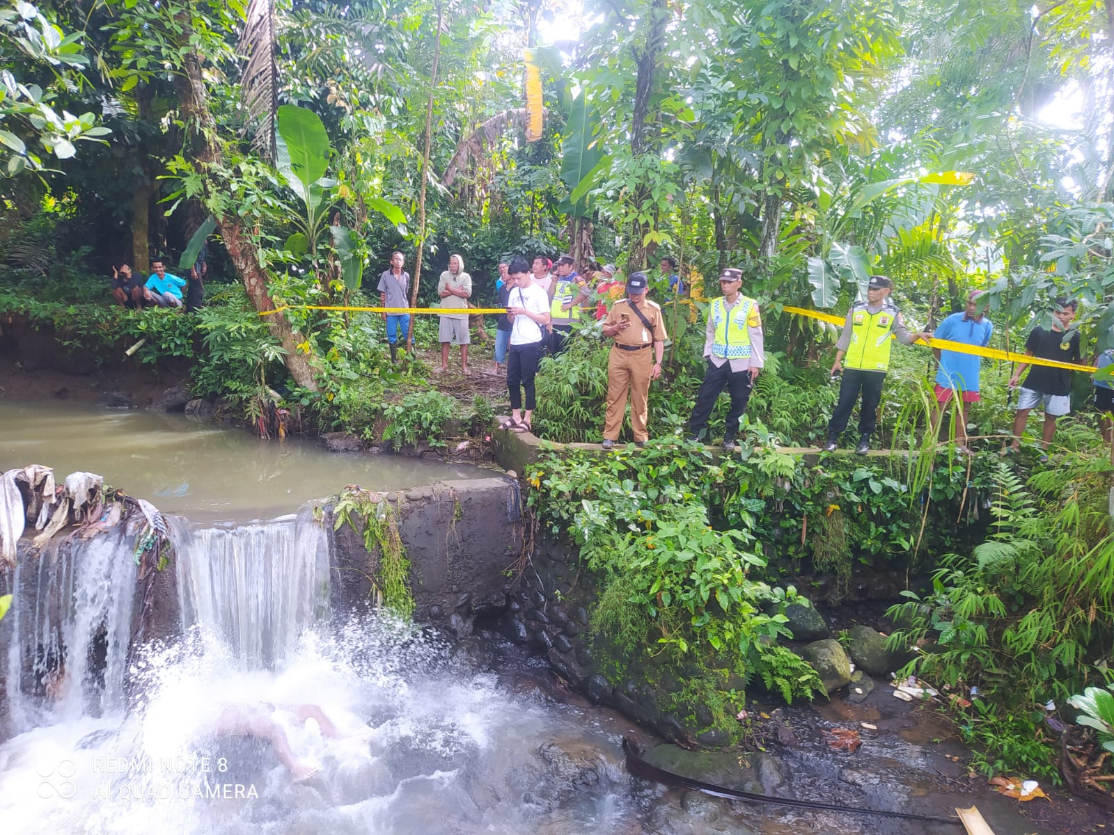 Sesosok Mayat Pria Ditemukan di Bendungan Sungai Tideng Desa Kradenan