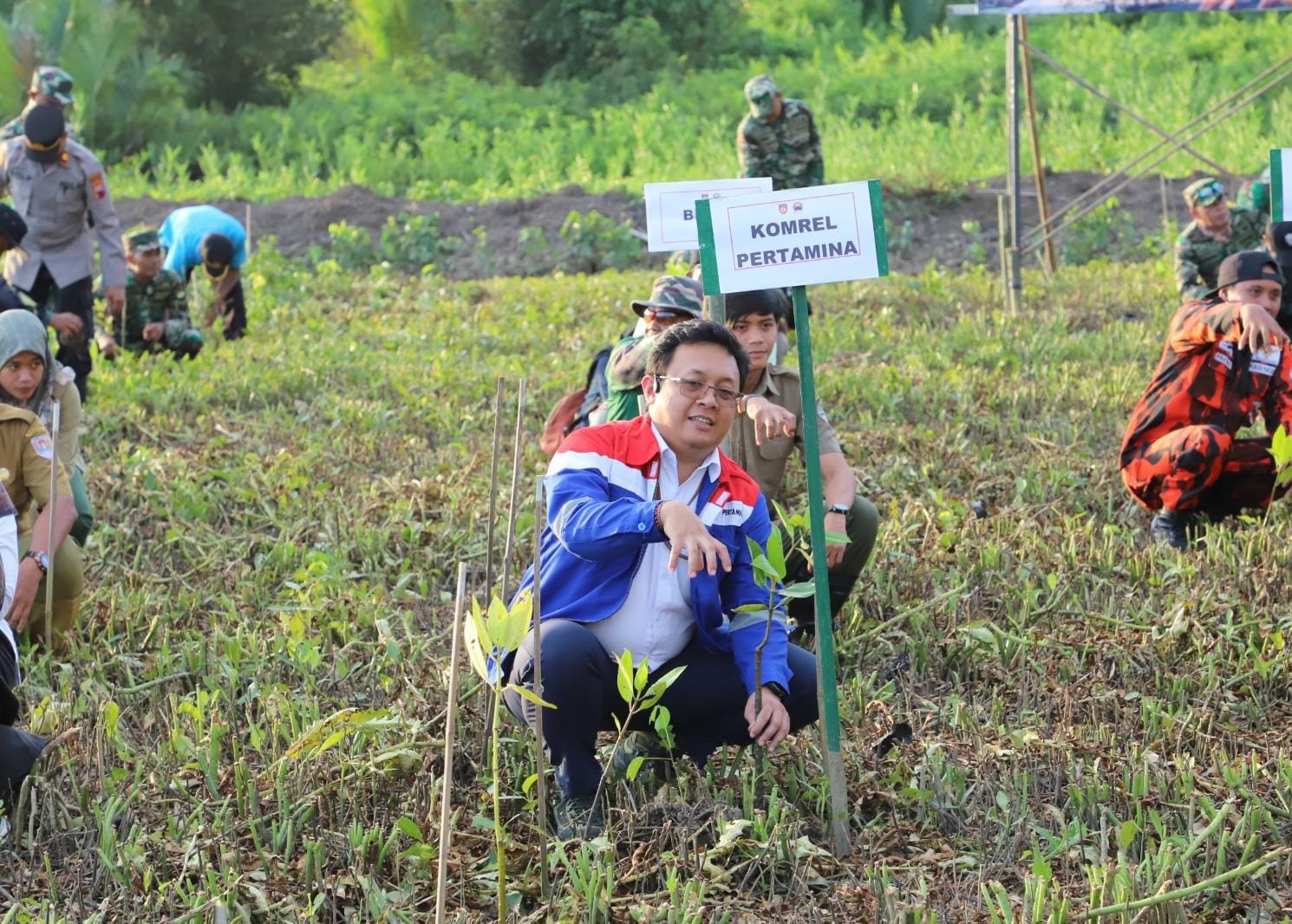 Hari Santri Nasional 2024, Kilang Pertamina Cilacap Bantu 1.000 Mangrove untuk Cegah Abrasi Sungai di Jerukleg