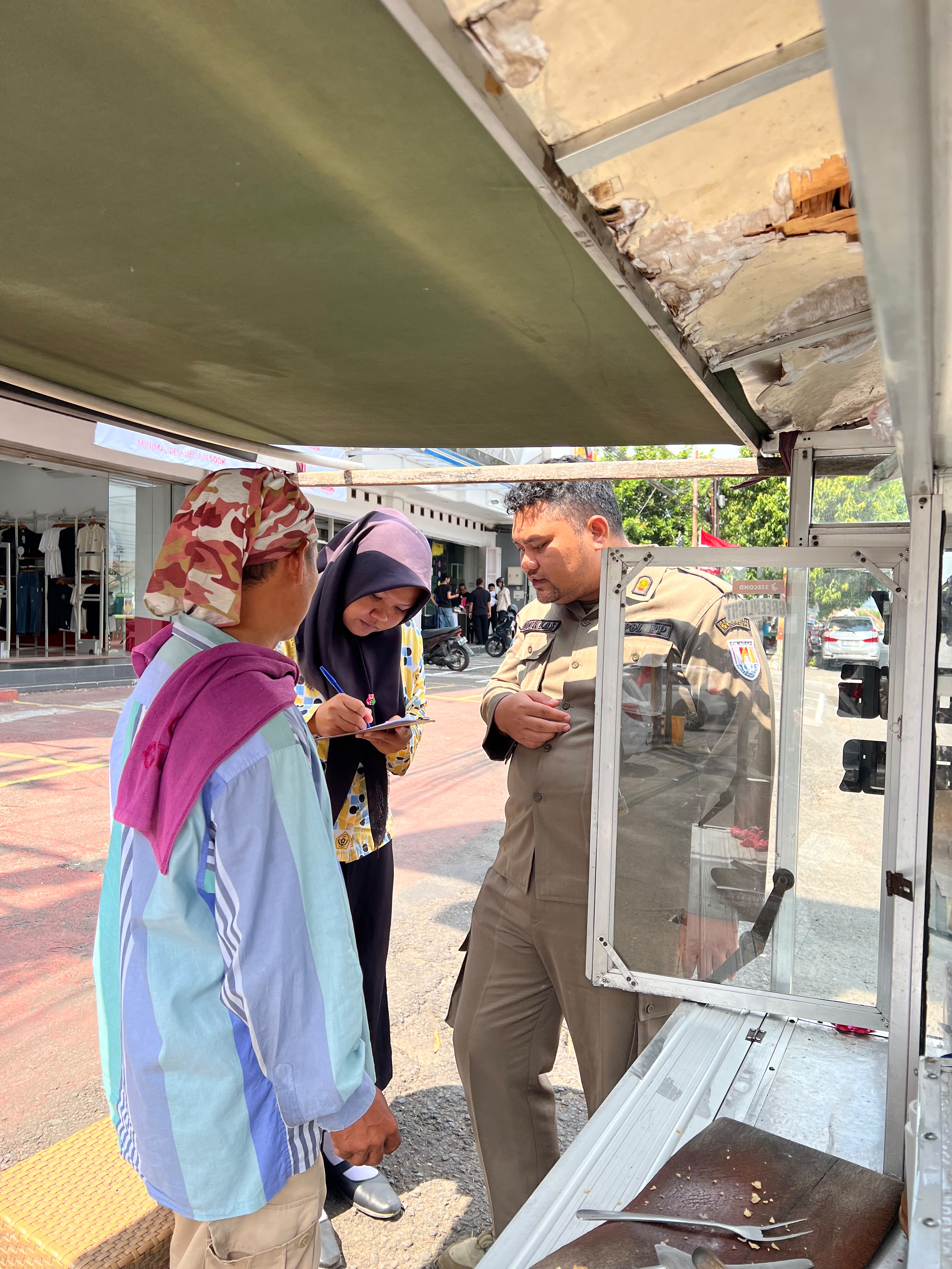 Satpol PP Cilacap Data PKL Jalan S. Parman Demi Kawasan yang Lebih Tertib