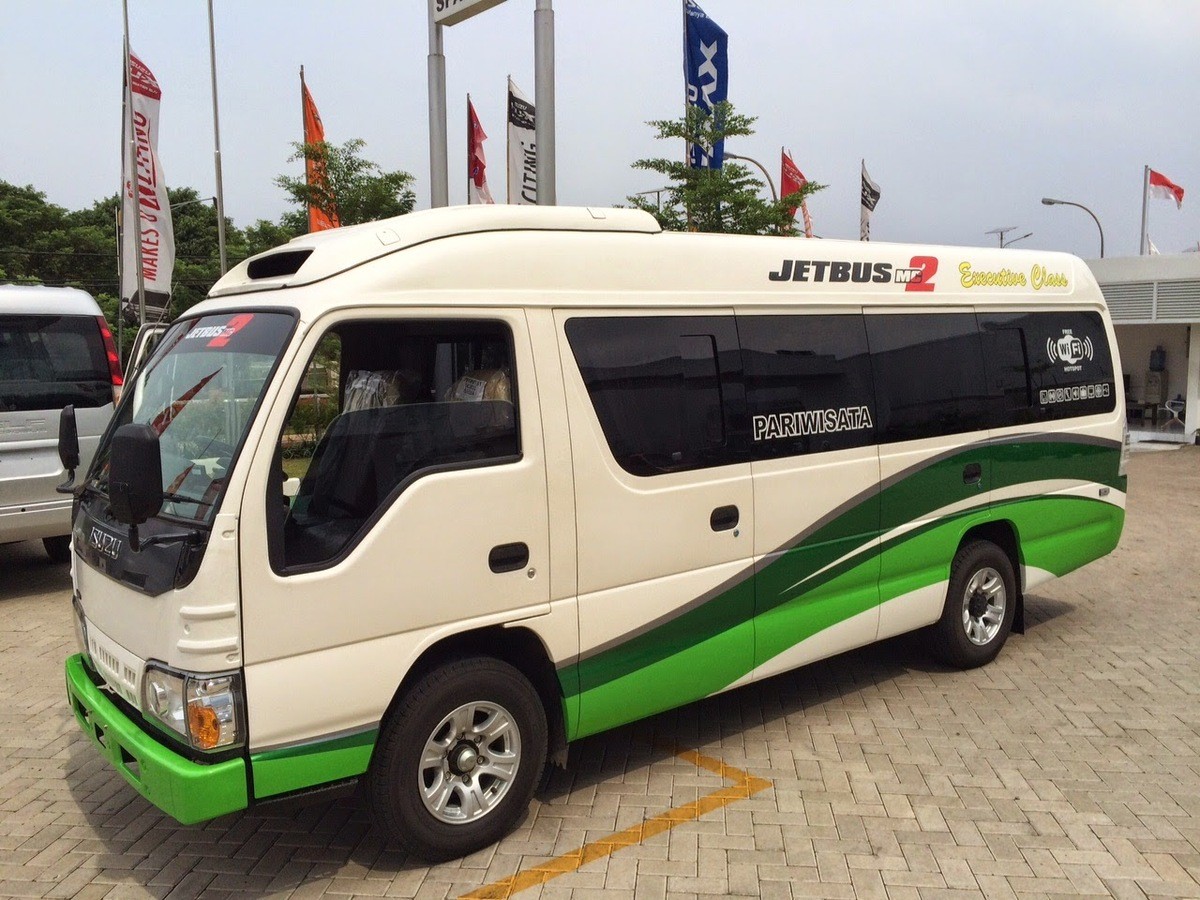 Mitsubishi L300 Minibus atau Isuzu Elf Untuk Buka Usaha Travel Antar Kota, Ini Perbandingannya