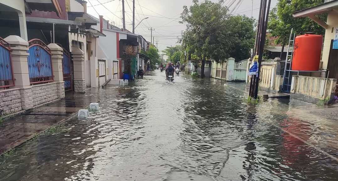 Hujan Deras Guyur Cilacap, Sejumlah Titik Tergenang Air hingga 40 Sentimeter