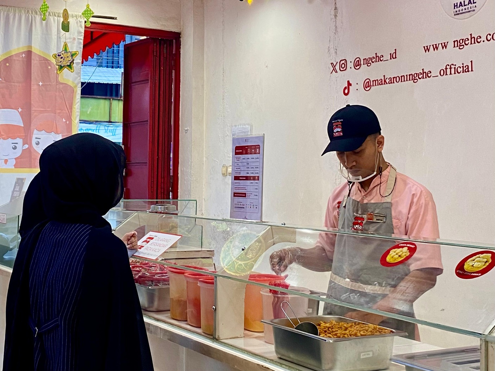 Giveaway iPhone 17 dan Program THR Peringati HUT ke-13 Makaroni Ngehe Purwokerto