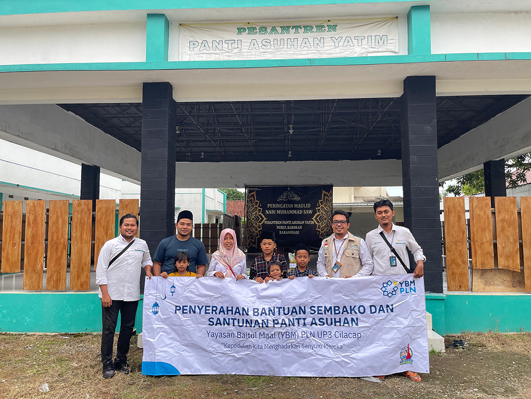 YBM PLN UP3 Cilacap Berikan Bantuan Anak-anak Yatim Dhuafa Kebumen