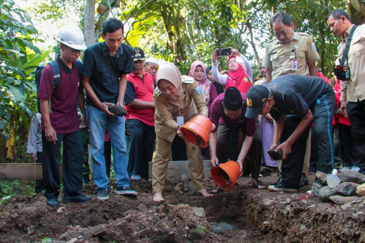 Benahi Bidang Sanitasi, Desa Karanganyar Digelontor Rp 500 Juta