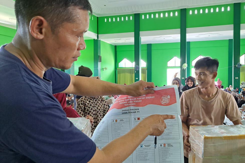 Hari ke-11 Pelipatan di Cilacap, 4.200 Surat Suara Ditemukan Rusak