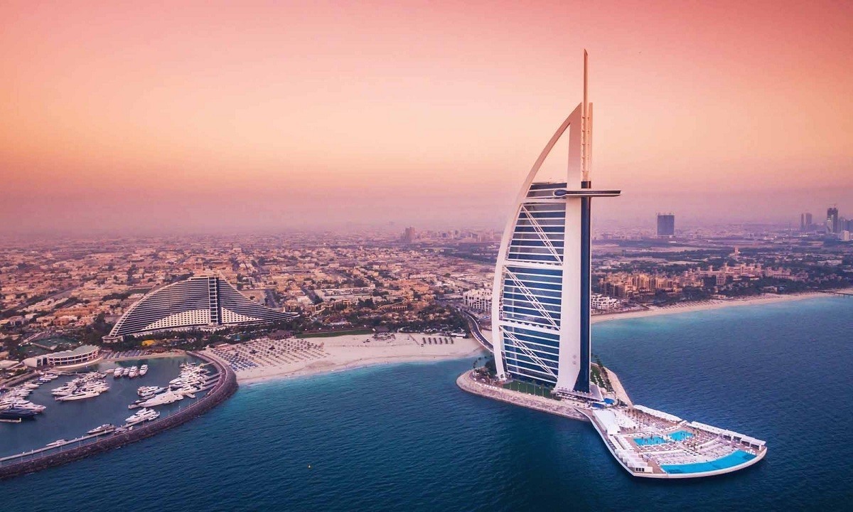 Mengintip Burj Al Arab, Hotel Termewah di Dunia