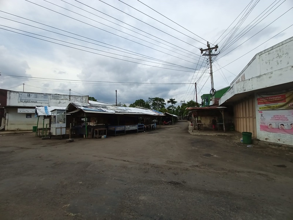 Belum Bisa Masuk Gedung Baru, Pedagang Pasar Badog Disediakan Shelter Sementara
