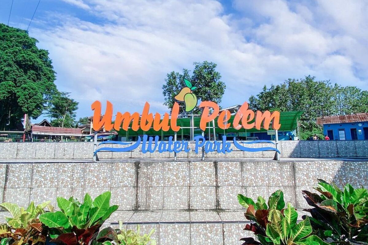 Umbul Pelem Waterpark, Wisata Kolam Renang Dari Mata Air Asli Di Klaten