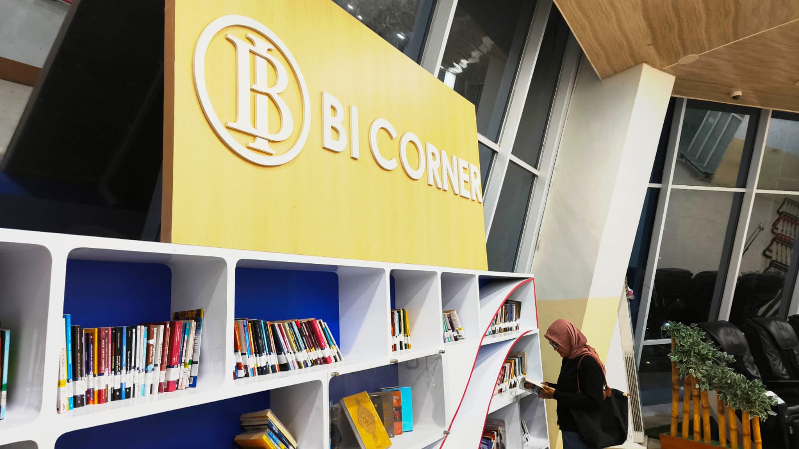 BI Corner Jadi Warna Baru Menara Teratai 