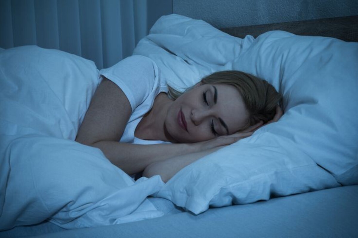 7 Manfaat Tidur dengan Lampu Mati yang Jarang Diketahui