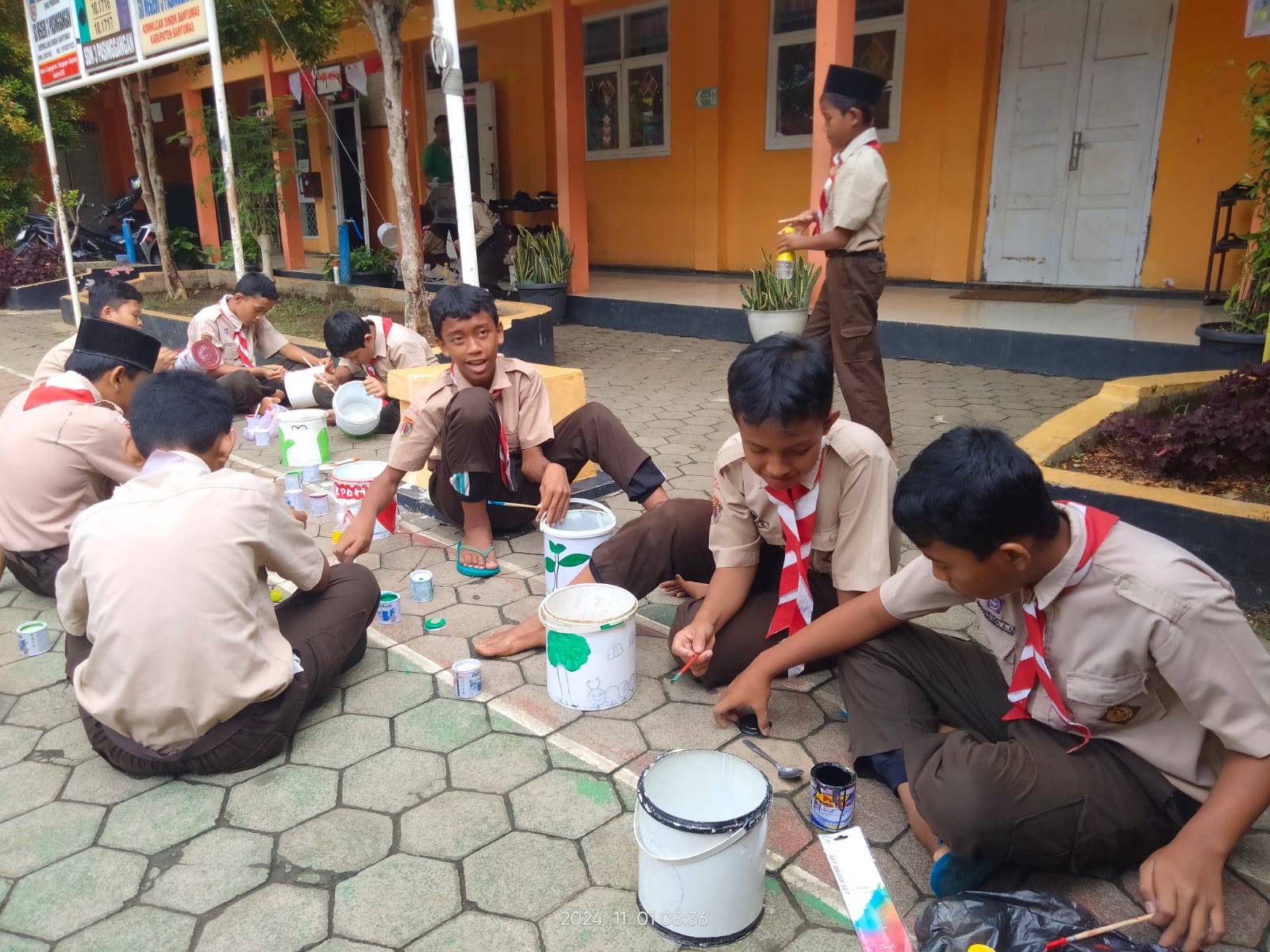 Edukasi Pengelolaan Limbah Plastik Sejak Dini