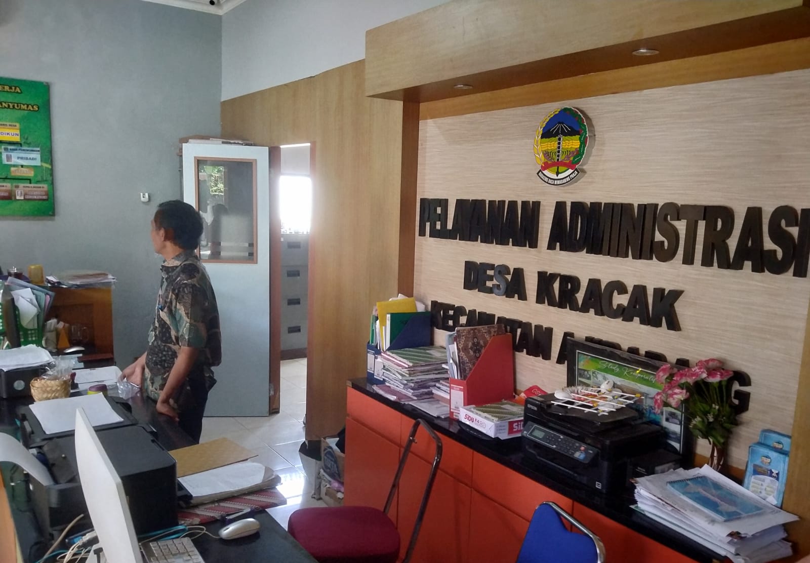 Pelayanan Desa Kracak Berjalan Tanpa Kotak Iuran