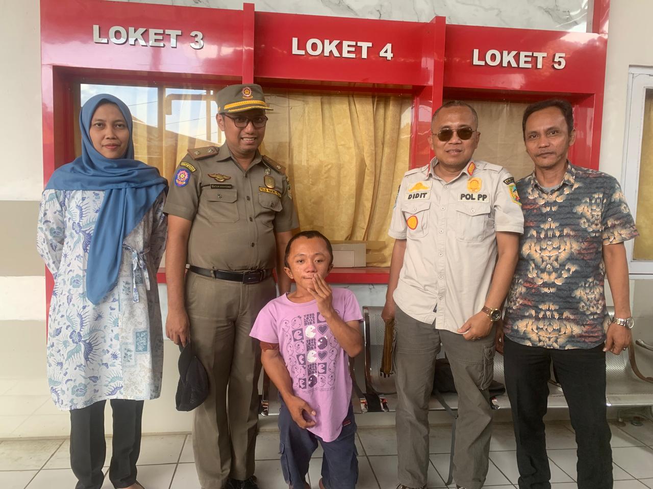 Pengemis Penyundut Rokok Dipulangkan ke Bumiayu, Pernyataannya Berubah-Ubah di Hadapan Petugas