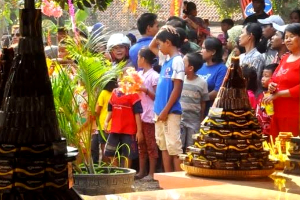 Eksplorasi Tradisi Kirab Tebokan Jenang di Kudus