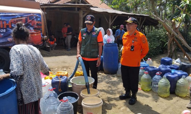 Kemarau Makin Kering, 543 Tangki Air Bersih Digelontorkan ke Warga Cilacap