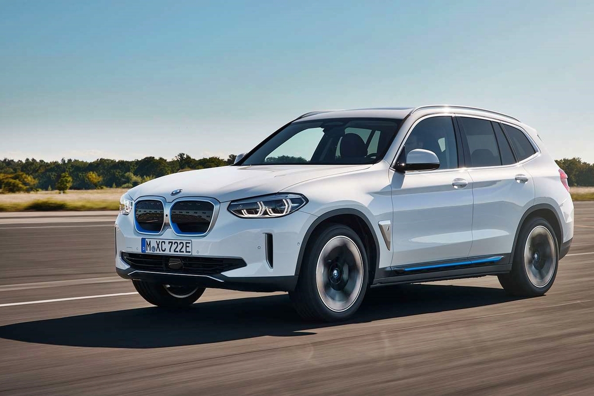 BMW iX3 Generasi Baru Hadirkan Teknologi Baterai Daur Ulang dan Emisi Rendah
