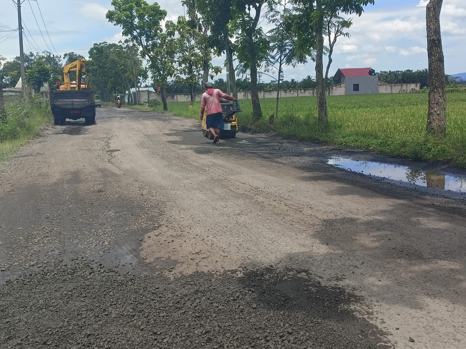 PU PR Purbalingga Kontinyu Gelar Pemeliharaan Rutin Penambalan Jalan