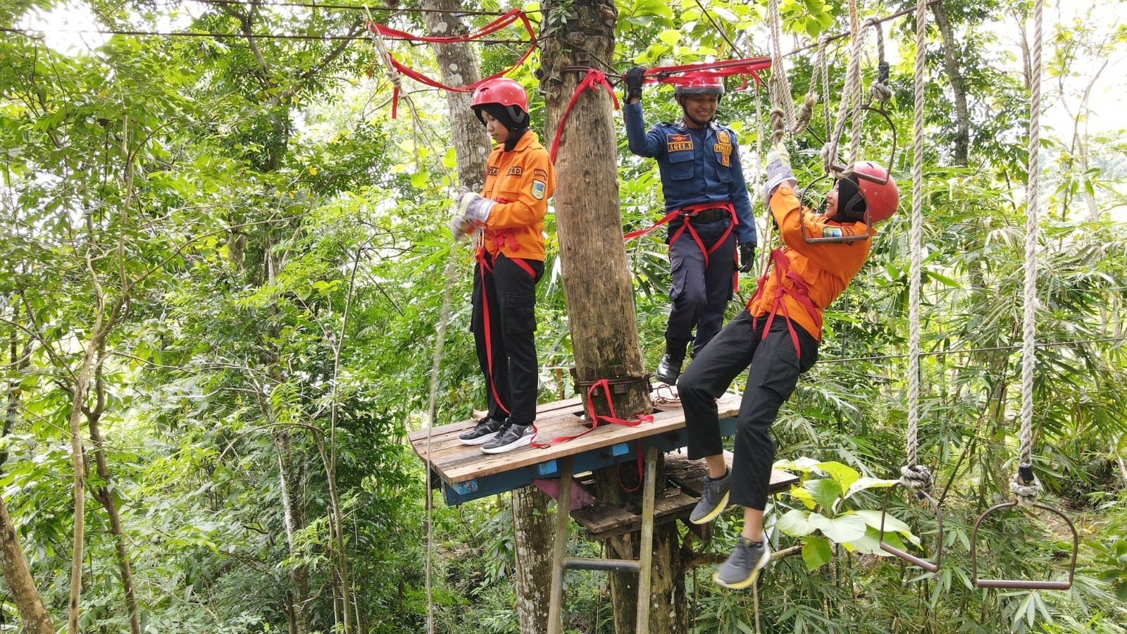 Siap Siaga, Relawan Kebumen Latihan Vertical Rescue