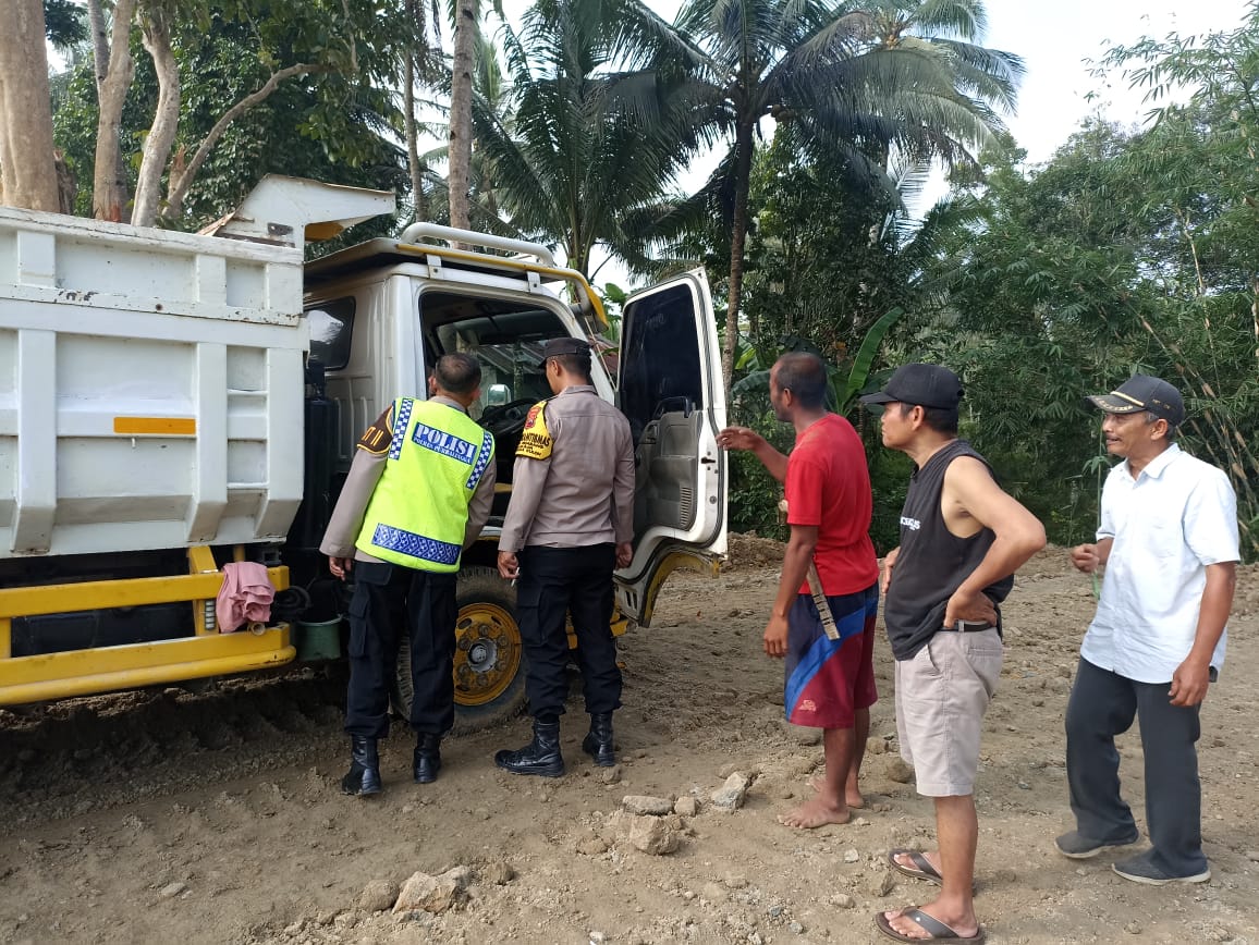 Sopir Dump Truk Ditemukan Meninggal Dunia di Dalam Kabin