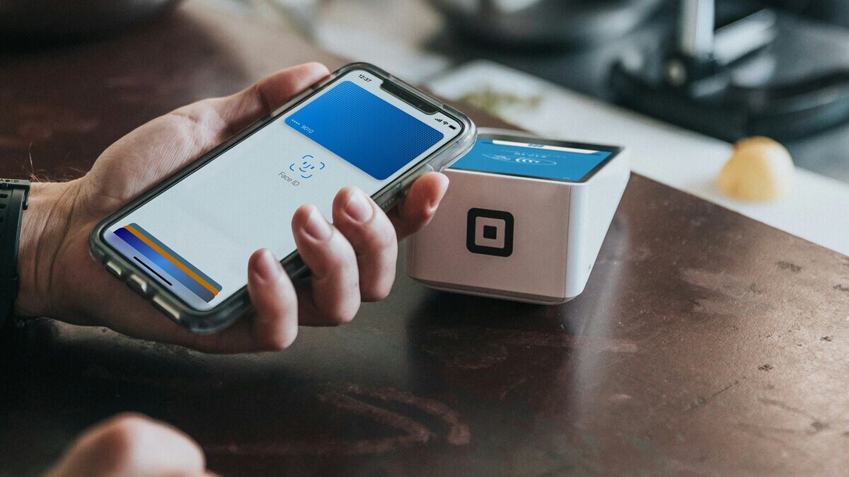 Dompet Digital atau Uang Tunai? Mana yang Lebih Baik untuk Gaya Hidup Modern?