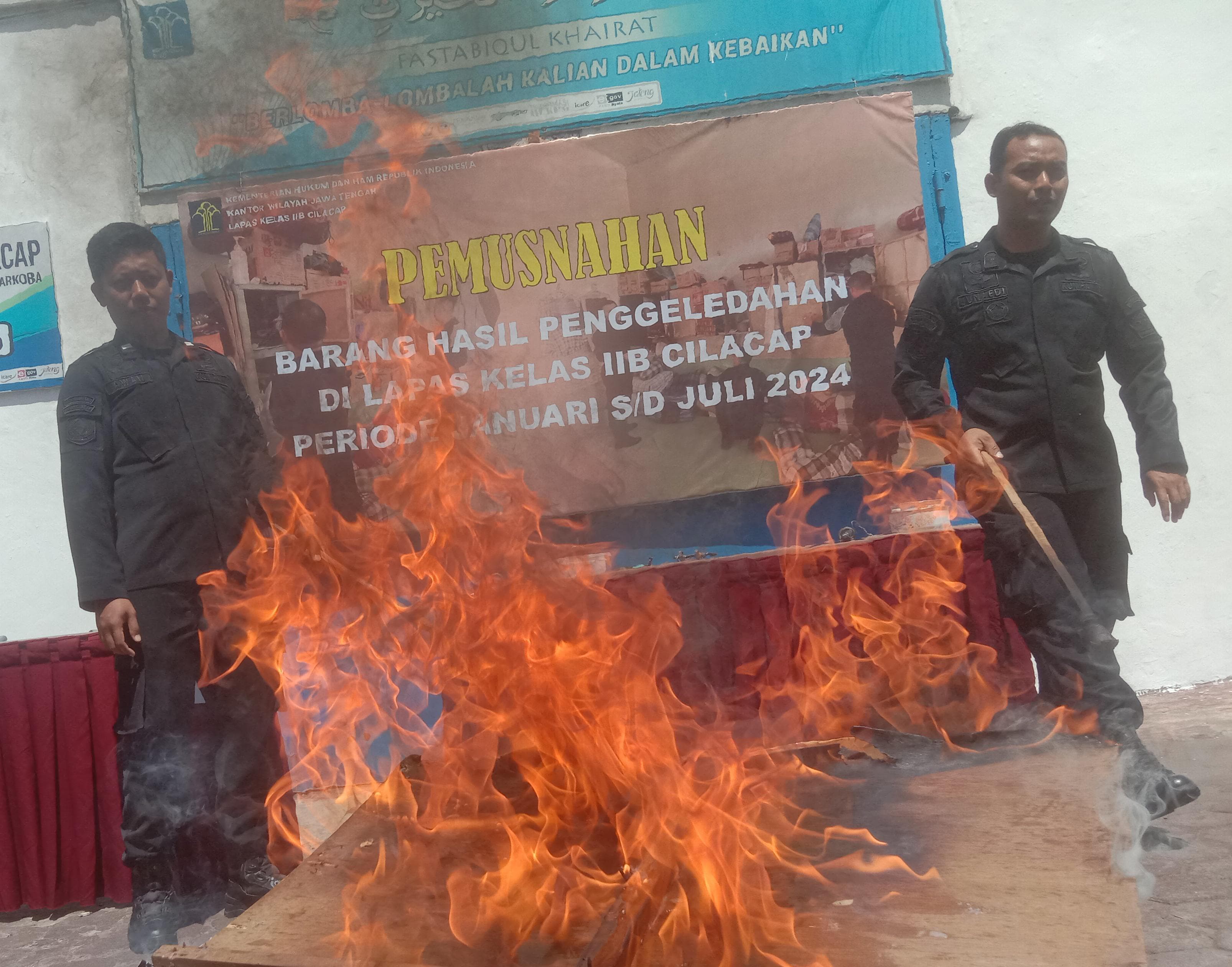 Lapas Cilacap Musnahkan Barang Terlarang Hasil Razia Blok Hunian Warga Binaan