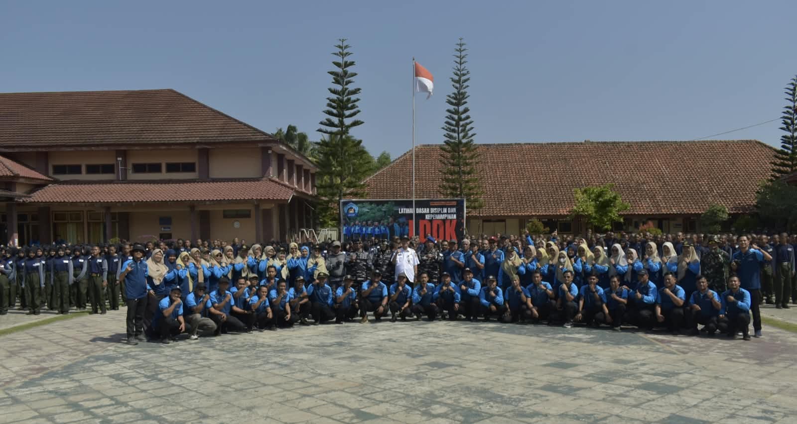 535 Siswa SMKN 1 Binangun Digembleng LDDK, Jalani Long March 25 Kilometer