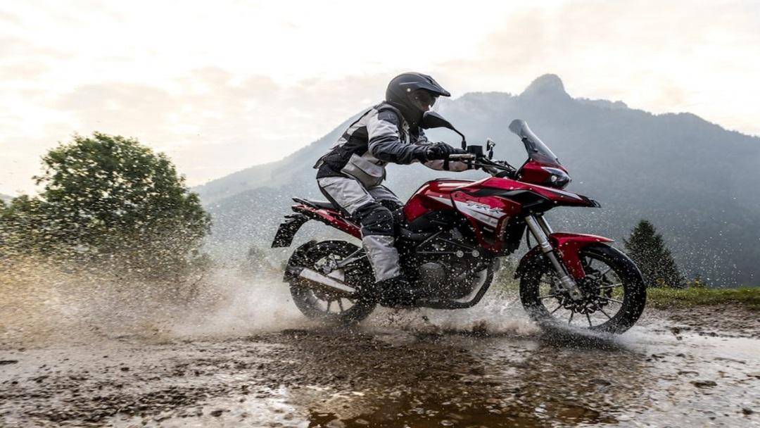 5 Motor Adventure Terbaik untuk Touring Jarak Jauh