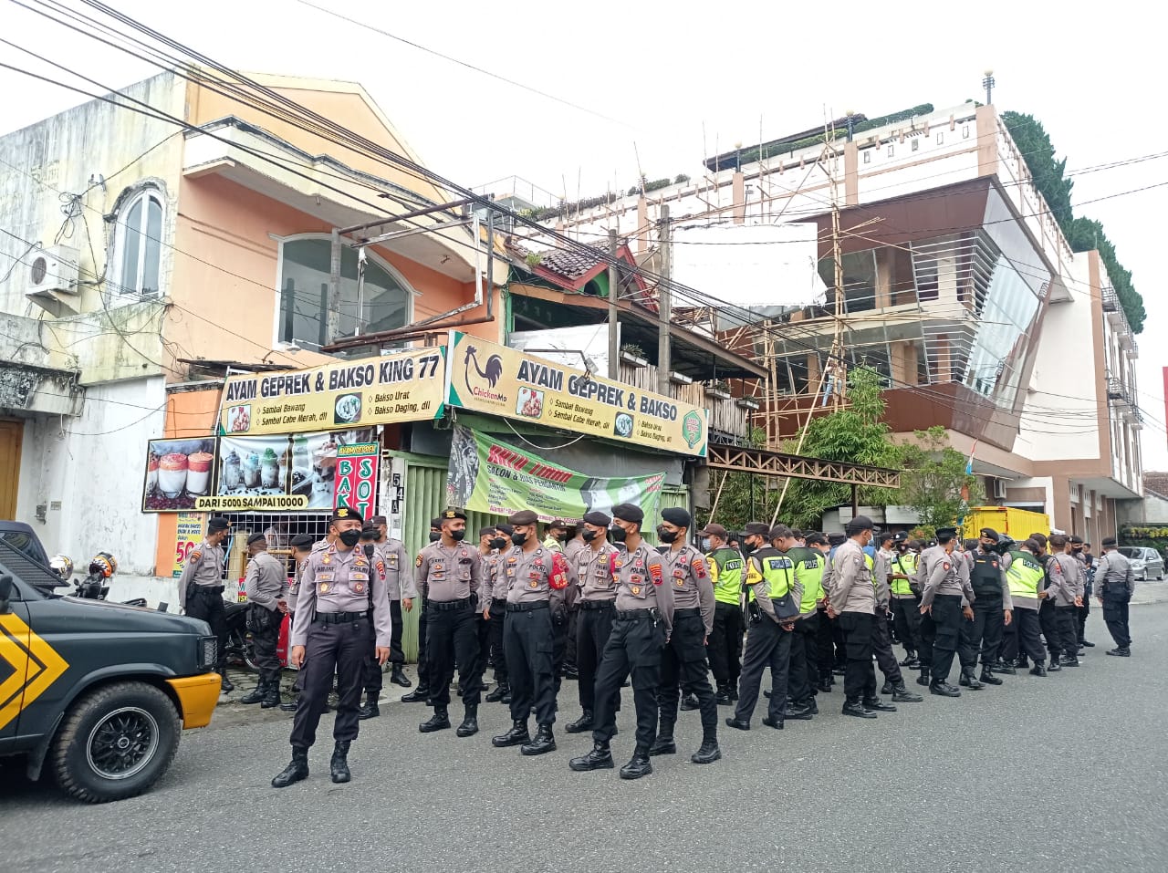 Dijaga Puluhan Polisi, PN Purwokerto Eksekusi Lahan di Purwokerto Kulon