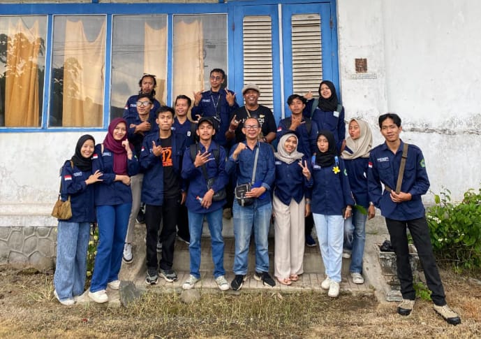 Mahasiswa Jelajahi Kota Tua Prembun