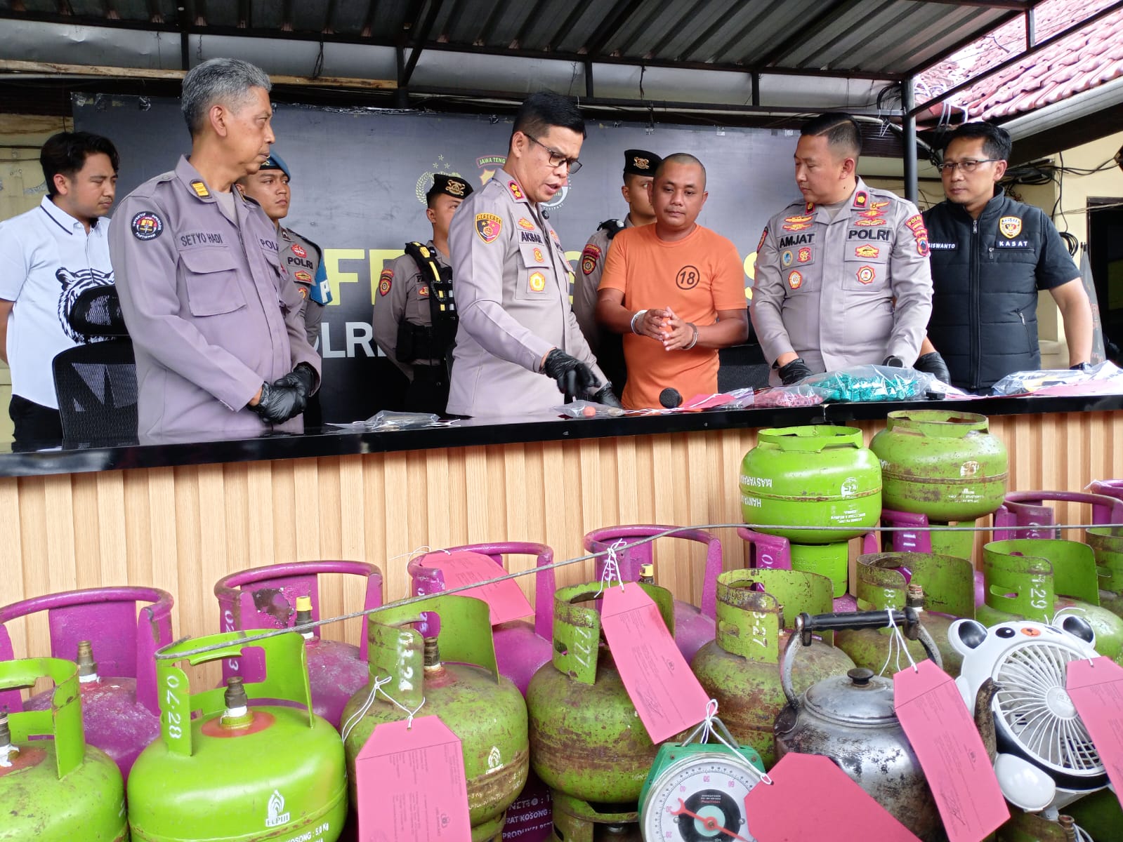 Oplos Elpiji Subsidi Jadi Non Subsidi, Sopir Agen Elpiji Ditangkap Satreskirim Polres Purbalingga