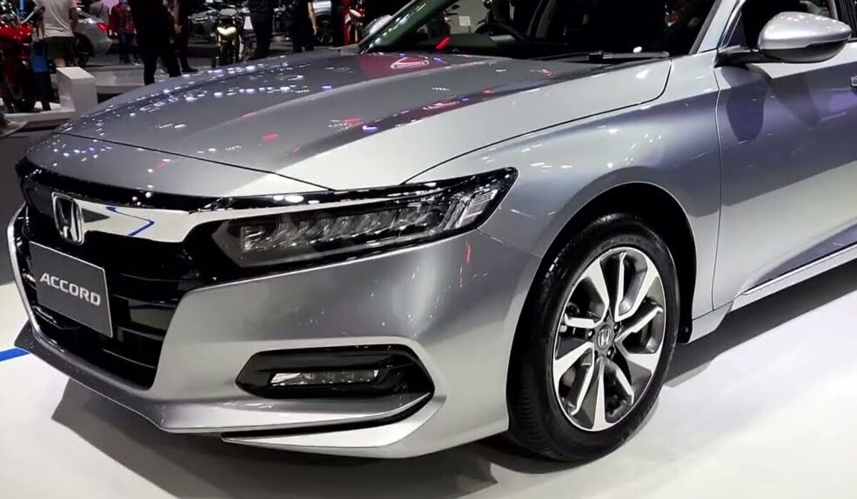 Punya Budget Besar? Ketahui Dulu Plus Minus Honda Accord Turbo Sebelum Membeli