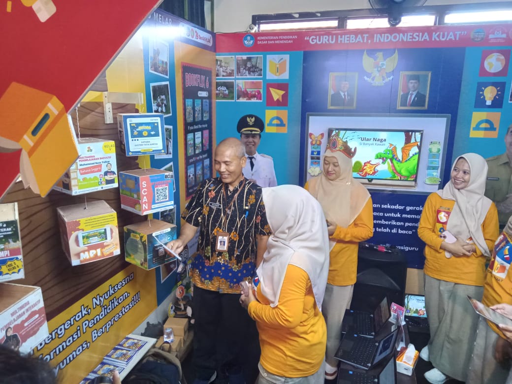 Kuatkan Literasi, Ribuan Karya Guru Banyumas di Pamerkan