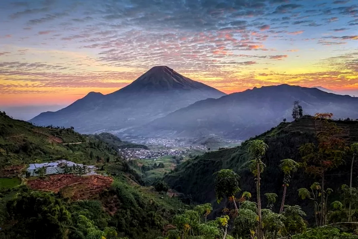 Liburan Akhir Tahun! Wisata Gunung Magelang yang Harus Anda Kunjungi