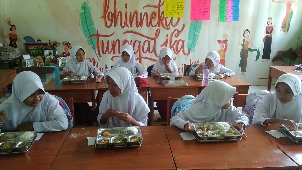 Unik, Pengelola Dapur MBG di Tambak Serap Aspirasi Siswa 