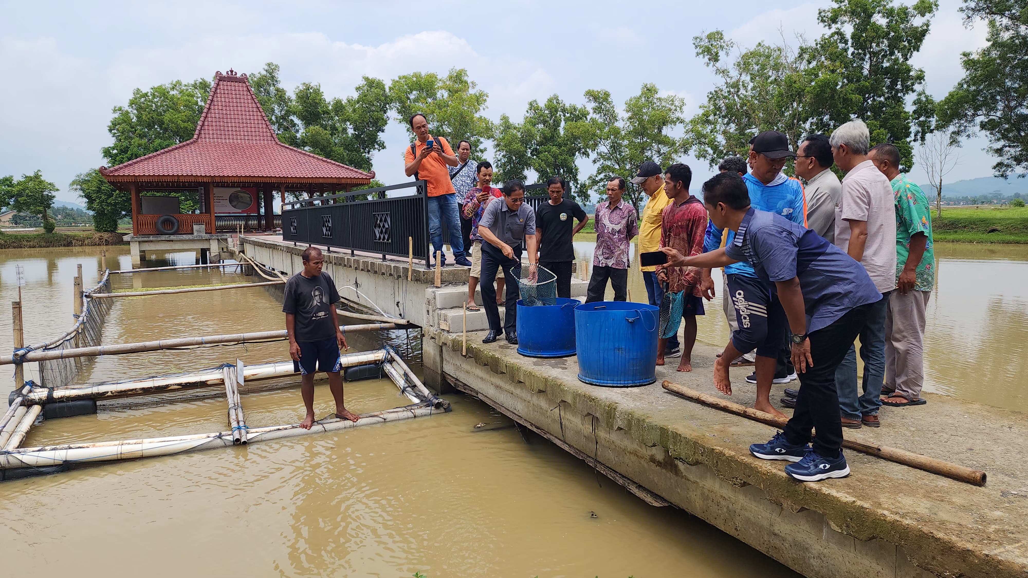 Subagyo Tebar Benih Ikan 1,7 Ton, Ikhtiarkan Ketahanan Pangan