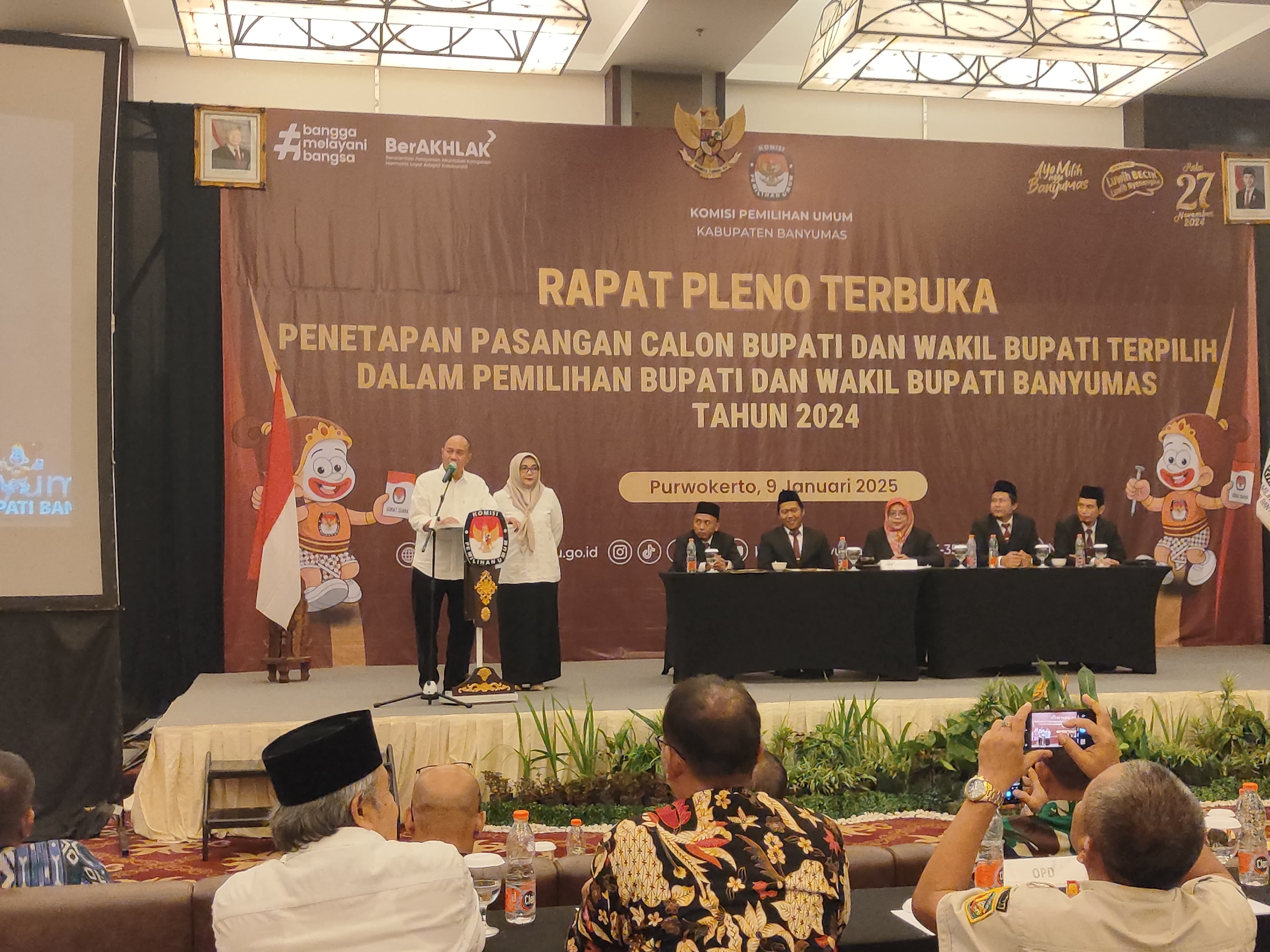 KPU Banyumas Tetapkan Sadewo-Lintarti Sebagai Bupati dan Wakil Bupati Terpilih 