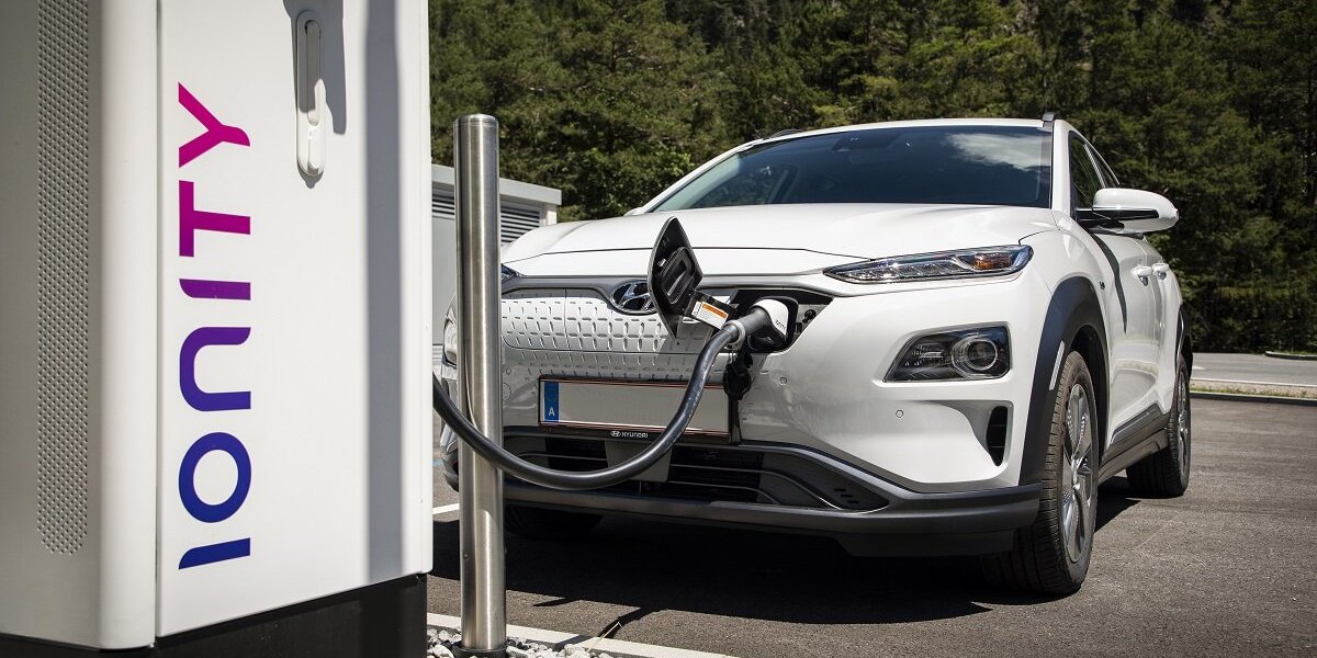 Lama Umur Pemakaian Baterai Mobil Listrik Sebelum Harus Diganti